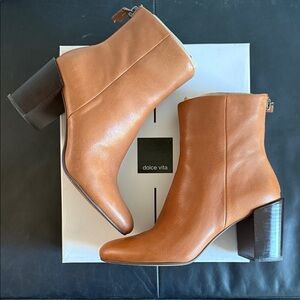 Dolce Vita Cyan Leather Ankle Booties